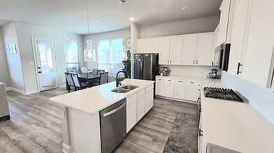 2719 Lazy Pne Ln in Arlington, TX - Foto de edificio - Building Photo