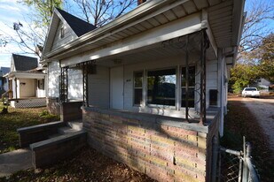 1621 W Atlantic St in Springfield, MO - Building Photo