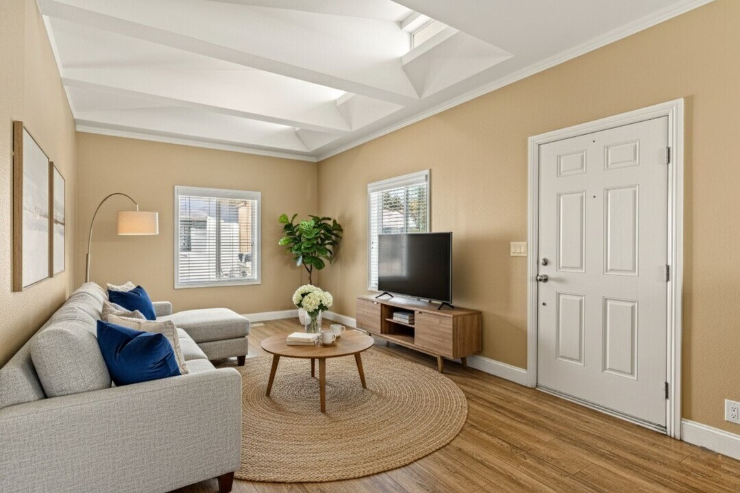 236 Smalley Ave in Hayward, CA - Building Photo