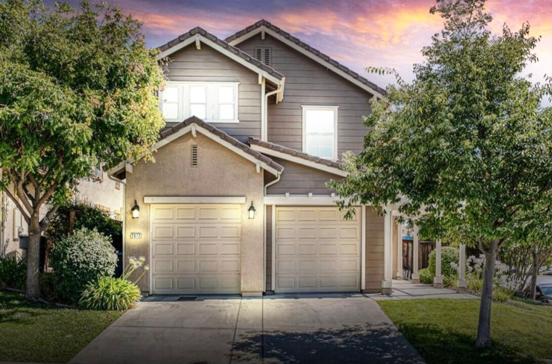 2672 Flintlock Ln in Rocklin, CA - Building Photo