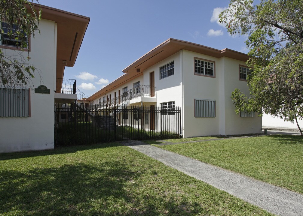 South Pointe Family and Children Center in Miami, FL - Building Photo