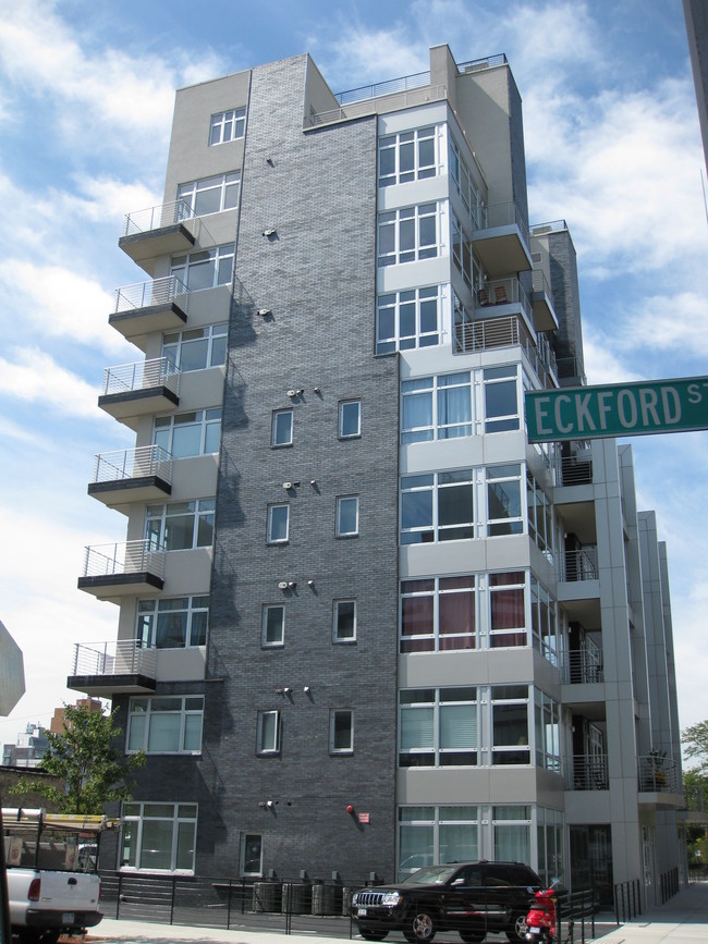 76 Engert Ave in Brooklyn, NY - Building Photo - Building Photo