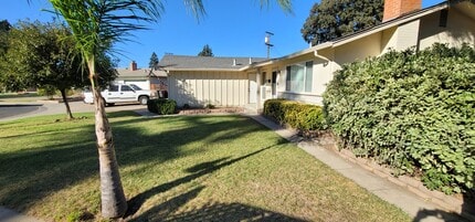 4608 Mark Twain Pl in Stockton, CA - Foto de edificio - Building Photo