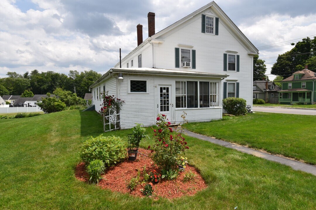 951 Main St in Haverhill, MA - Building Photo