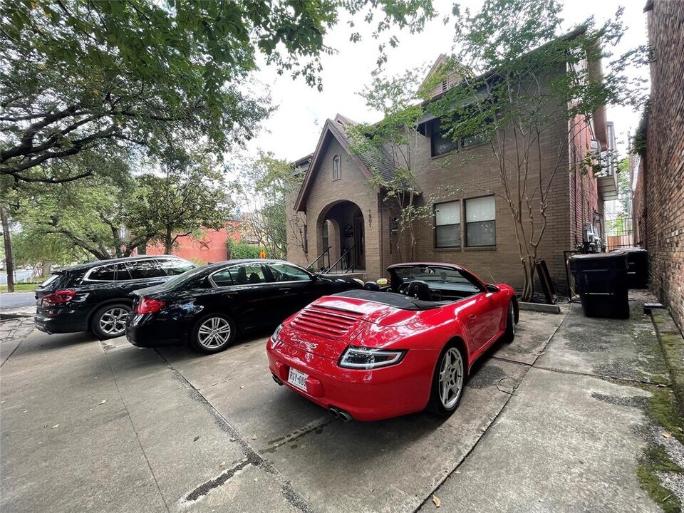 1901 Brun St in Houston, TX - Building Photo