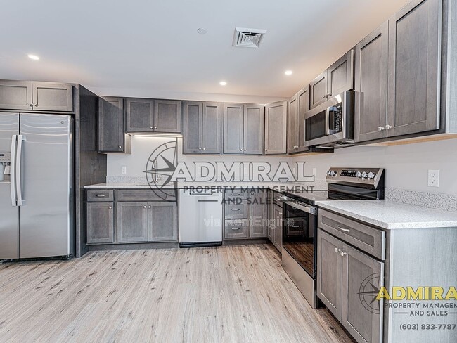 3 Strafford Rd in Rochester, NH - Building Photo - Building Photo