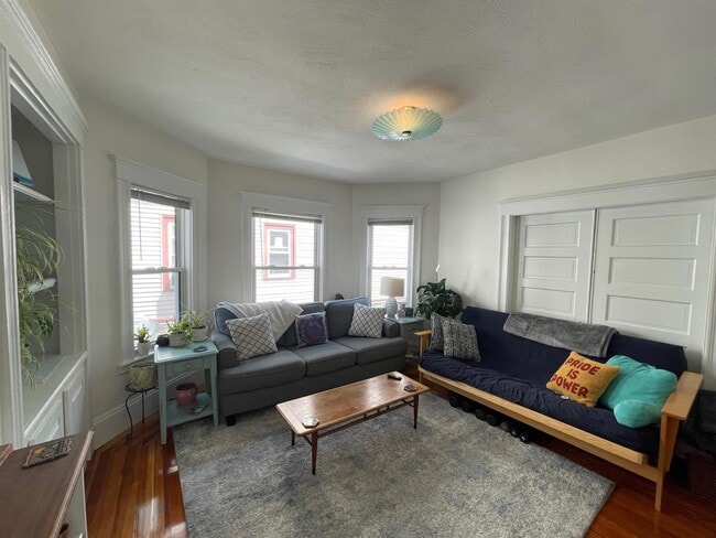 41 Ossipee Rd, Unit 1, Unit 1