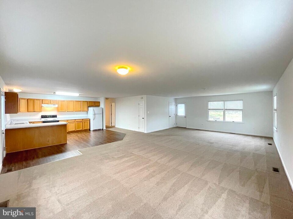 44994 Serenity Farm Ln in Callaway, MD - Building Photo