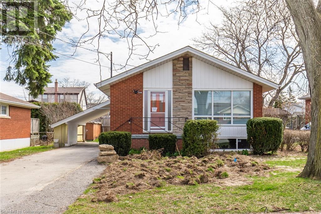 249 W 33rd St in Hamilton, ON - Building Photo