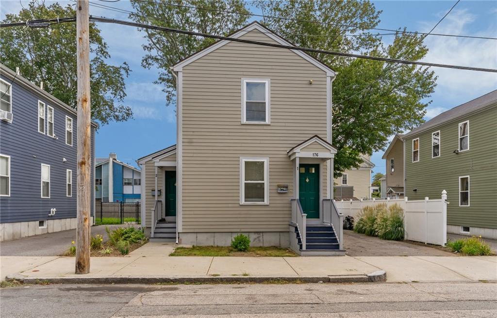 176 Pavilion Ave in Providence, RI - Building Photo