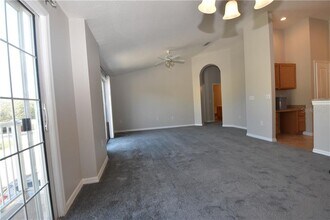 6777 Breezy Palm Dr in Riverview, FL - Building Photo - Building Photo