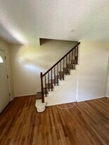 37 Nicholas Dr, Unit 37 Nicholas Dr Bristol CT in Bristol, CT - Building Photo