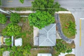 6401 Grant St in Hollywood, FL - Building Photo - Building Photo