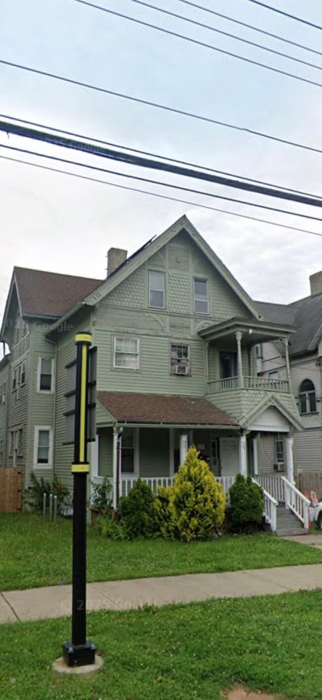 469 Howard Ave, Unit 2