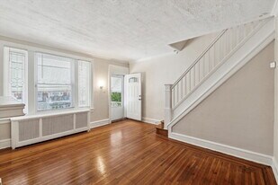 6227 Addison St in Philadelphia, PA - Building Photo