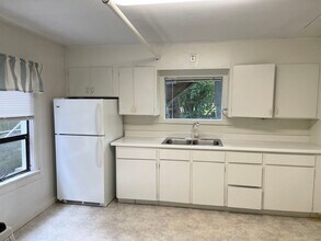 2111 Nob Hill Ave N in Seattle, WA - Building Photo - Building Photo