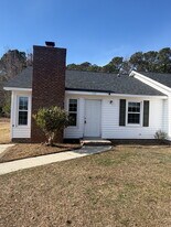 103 Pine Crest Dr in Jacksonville, NC - Building Photo