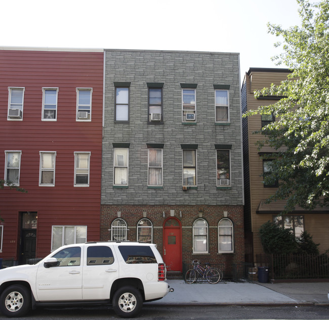 680 Metropolitan Ave in Brooklyn, NY - Building Photo - Building Photo