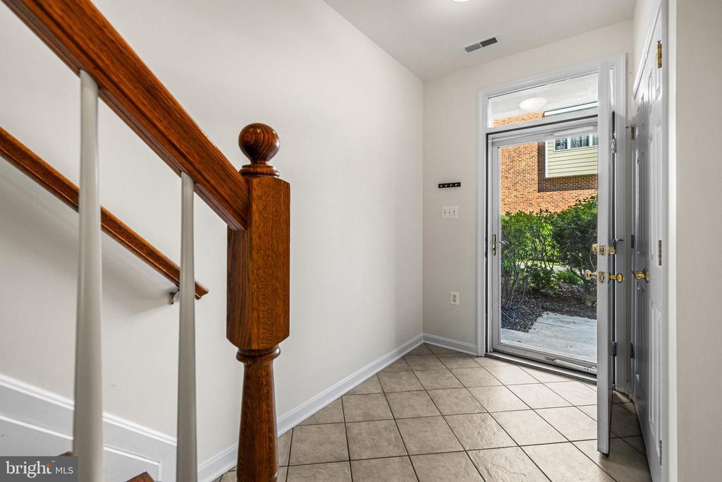 129 Hearth Ct in Baltimore, MD - Building Photo