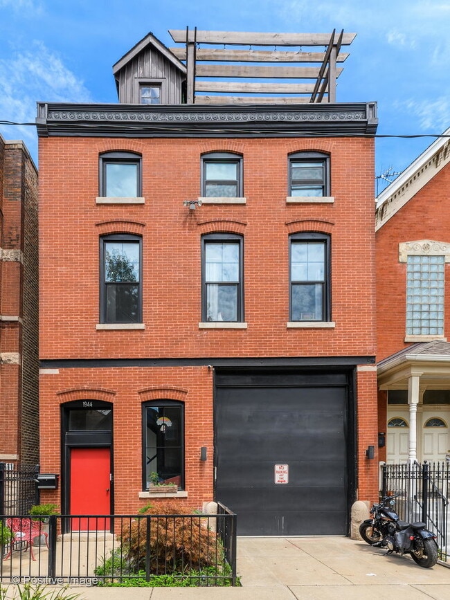property at 1944 W Superior St