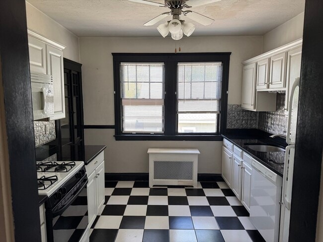 property at 106 Kenoza Ave