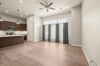138 Knightsbridge Park Ln in Houston, TX - Building Photo - Building Photo