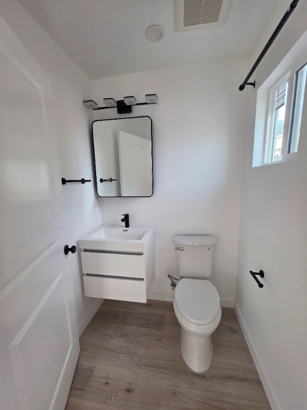 2895 Canal Ave in Long Beach, CA - Foto de edificio - Building Photo