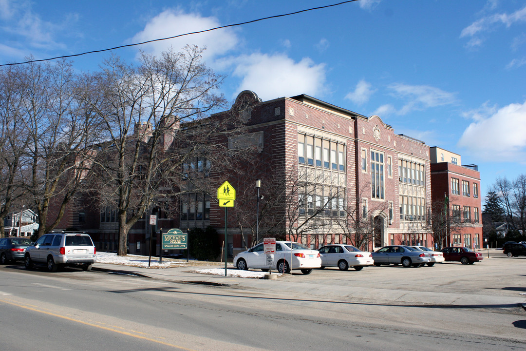 St Michael's House in Northampton, MA - Foto de edificio