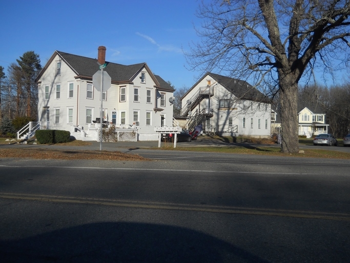 4 Forest Rd in Salisbury, MA - Building Photo