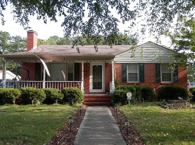 property at 1205 E 11th St