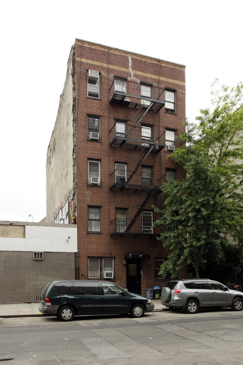 249 E Second St in New York, NY - Building Photo