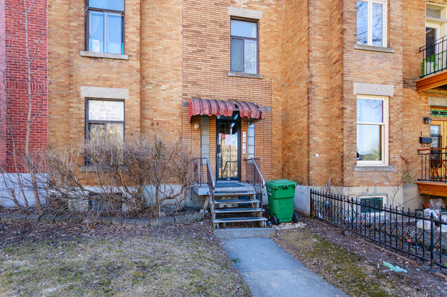 4954 De La Côte-Des-Neiges Ch in Montréal, QC - Building Photo - Building Photo