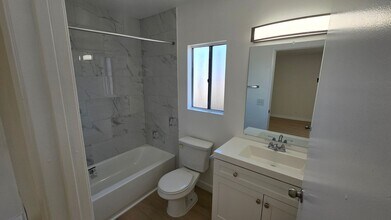 13347 Victory Blvd in Los Angeles, CA - Building Photo - Building Photo
