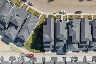 7116 Collin McKinney Pkwy in McKinney, TX - Foto de edificio - Building Photo
