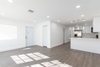 2921 NW 25th St in Fort Lauderdale, FL - Building Photo - Building Photo