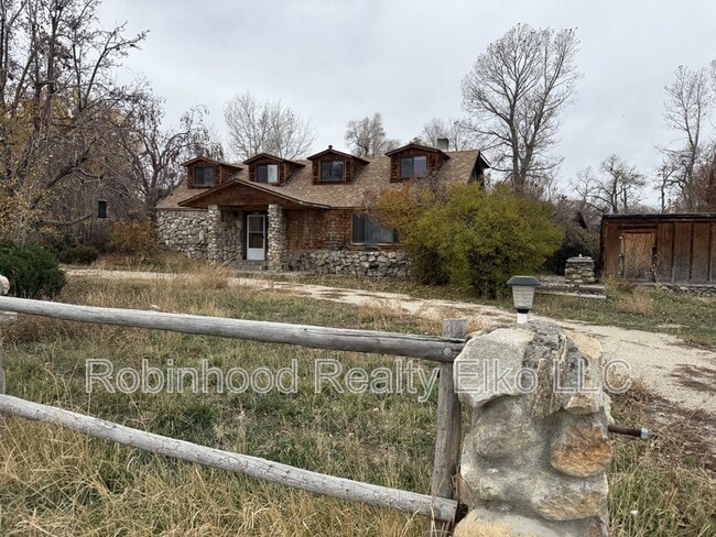 property at 811 Country Ln