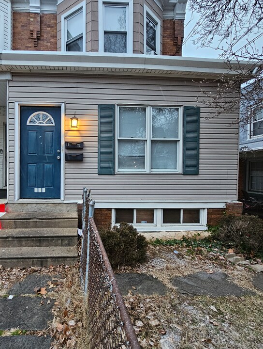 121 Pusey Ave in Darby, PA - Building Photo