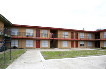 Windbrook Apartments in Dallas, TX - Building Photo - Building Photo