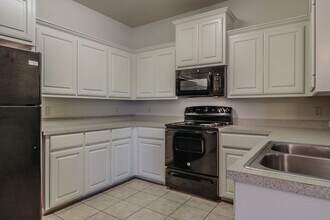 9806 Avenue W in Lubbock, TX - Building Photo - Building Photo