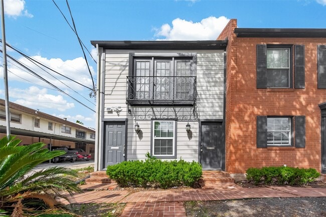 property at 2710 Mason St