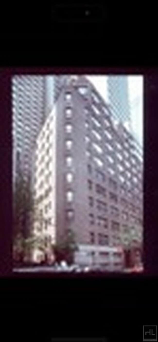E 47 st in New York, NY - Building Photo - Building Photo