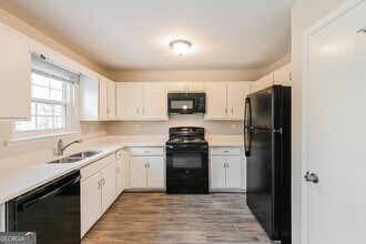 5616 Hammond Dr NW in Norcross, GA - Building Photo - Building Photo