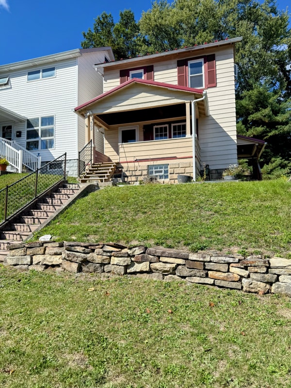 property at 502 27th Ave