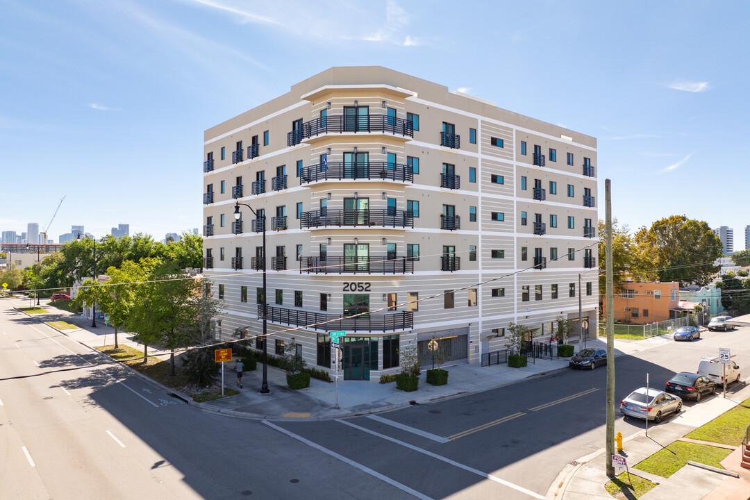 2052 SW 1st St in Miami, FL - Building Photo