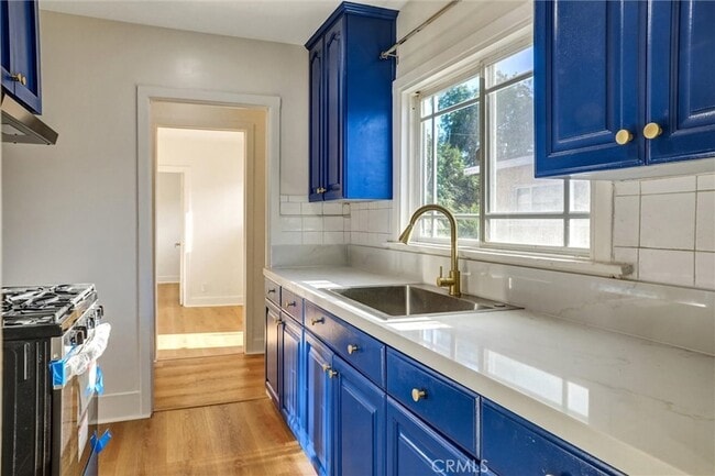 property at 950 E 48th St