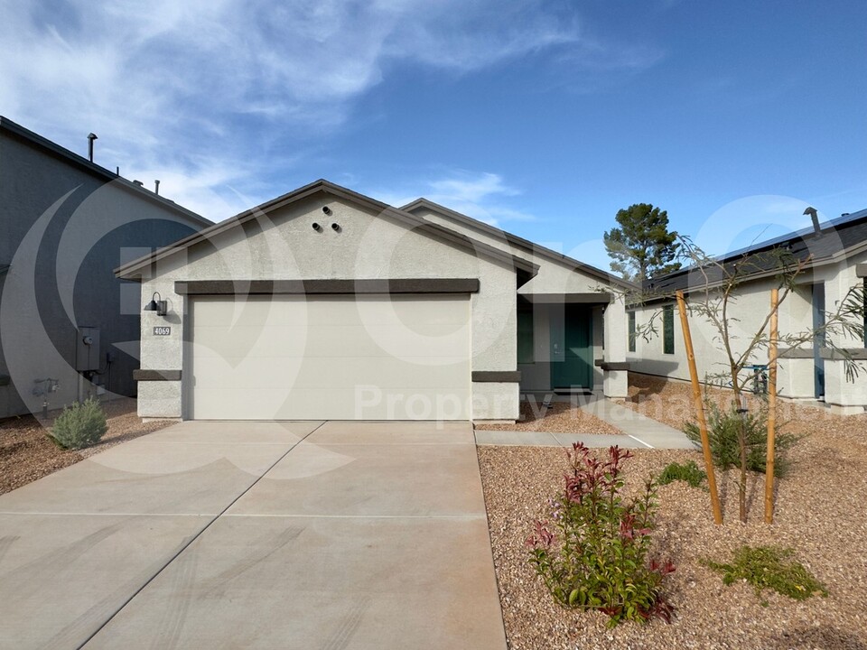 4069 E Market St in Tucson, AZ - Building Photo