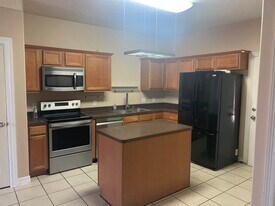 10330 Panther Point Dr in Houston, TX - Building Photo