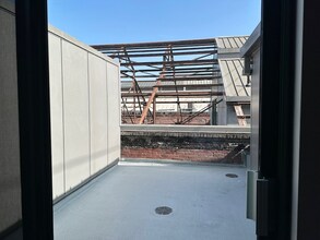 1330 Factory Pl in Los Angeles, CA - Foto de edificio - Building Photo