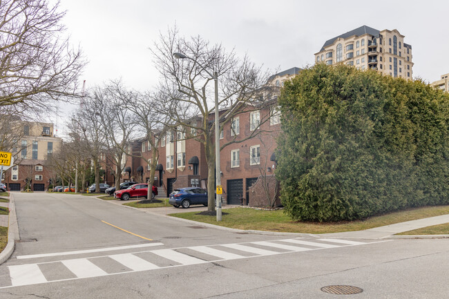 21 Red Maple Crt in Toronto, ON - Building Photo - Building Photo