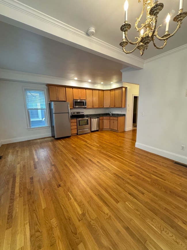 157 M St, Unit 1 in Boston, MA - Building Photo - Building Photo
